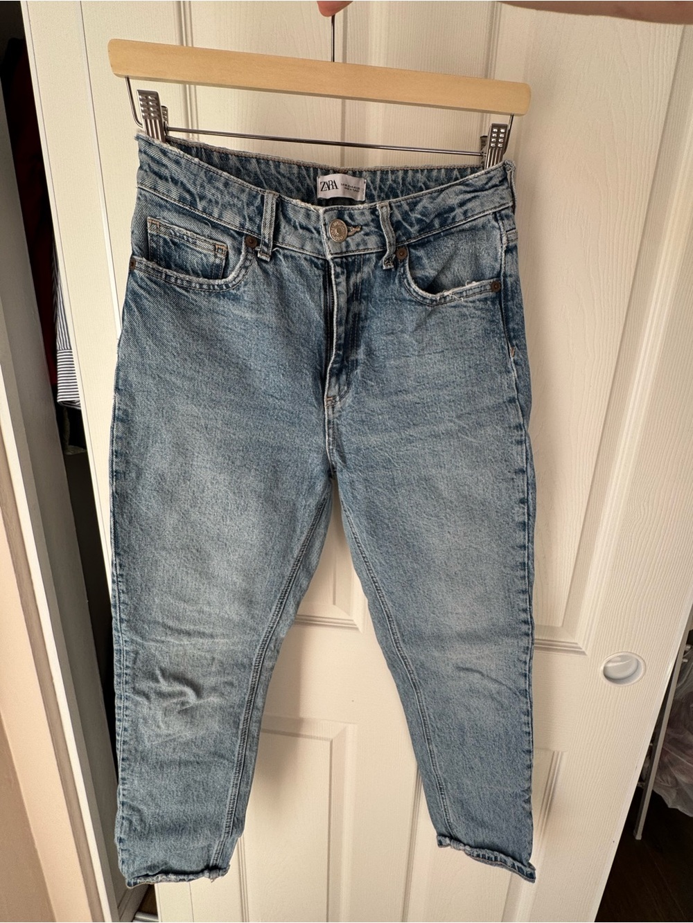 Zara Light Blue Cropped Ankle Jeans